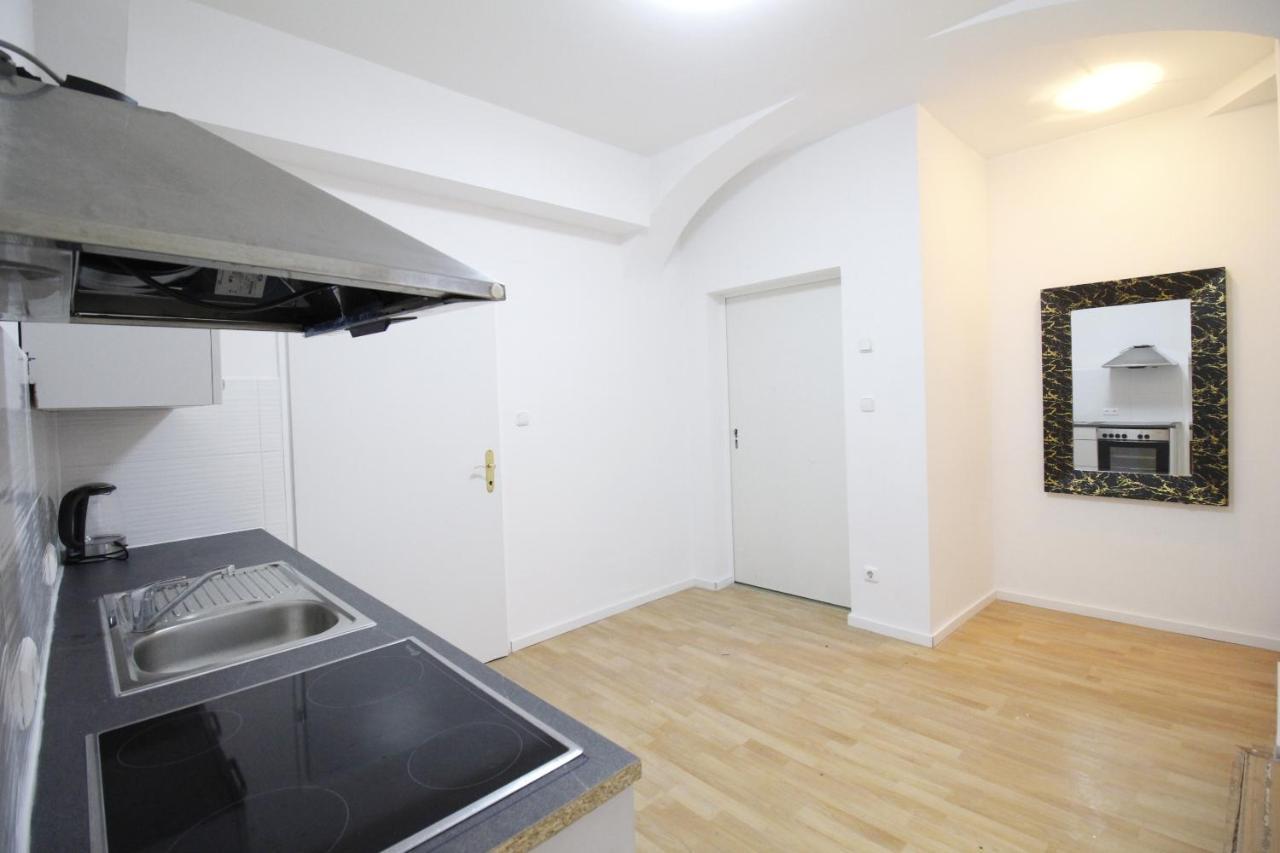 Comfort Triple Room Th Відень Екстер'єр фото